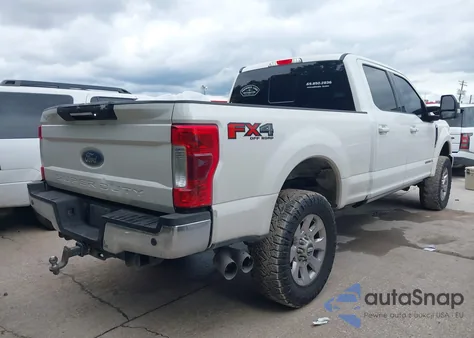 2018 Ford F-250 Lariat z USA, uszkodzony, nr VIN 1FT7W2BT6JEB18283